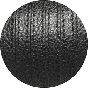 Cuir plat de 10mm noir relief et coutures au ton en vente au cm