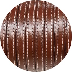 Cuir plat de 10mm marron cognac coutures en vente au cm-Premium