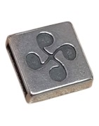 Passant carré croix basque lauburu pour cuir plat de 10mm