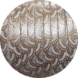 Cuir plat 5mm imprimé dentelle dorée sur fond blanc en vente au cm