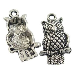Pampille hibou en metal couleur argent tibetain-22mm