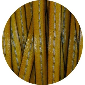 Cordon de cuir plat 5mm x 2mm jaune couture blanche-vente au cm