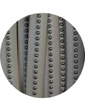 Cordon de cuir plat 10mm taupe clair a billes vendu au metre
