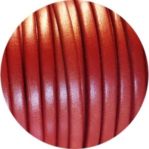 Cordon de cuir plat 5x2mm rouge nacre-vente au cm