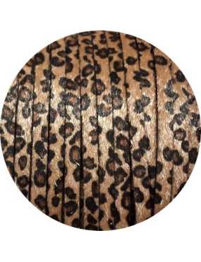 Laniere de cuir plat 6mm leopard avec poils synthétiques vendu au metre