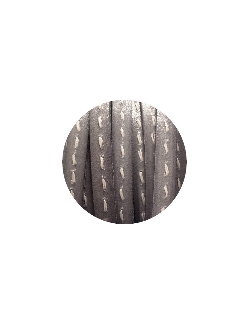 Cuir plat de 8mm gris couture centrale vendu au mètre