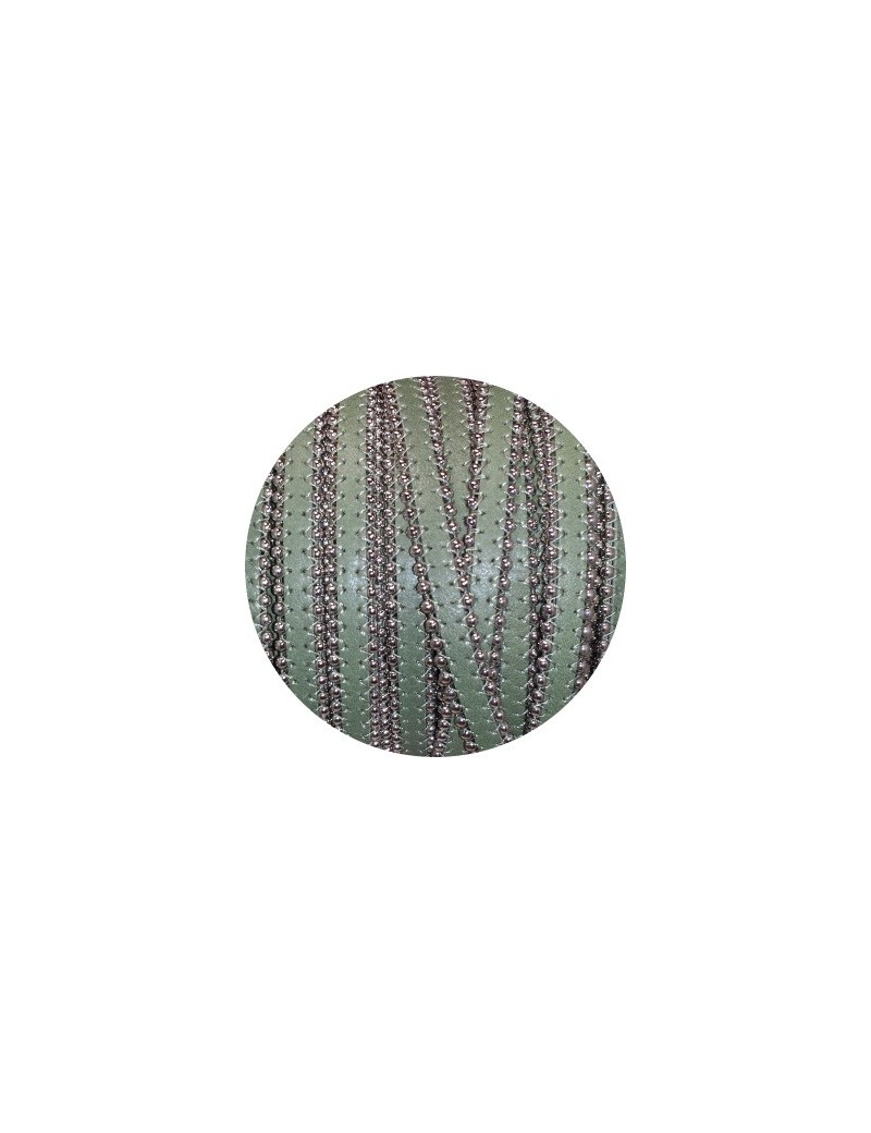 Cordon de cuir plat 10mm vert avec 2 rangs de billes-vente au cm