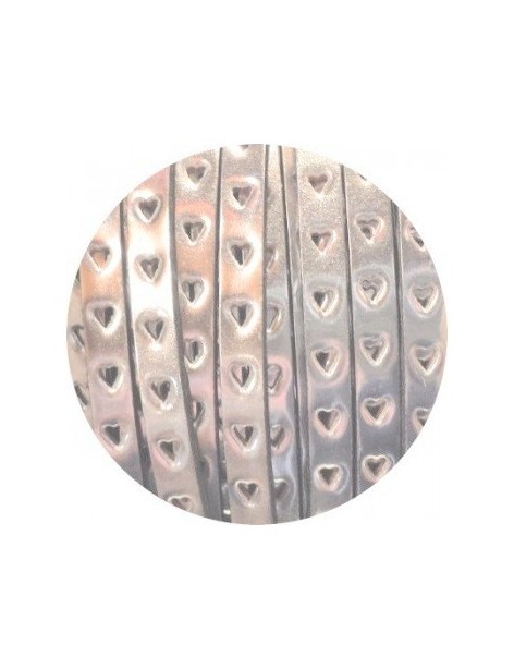Cordon de cuir plat couleur argent métallisé perforé coeurs-vente au cm