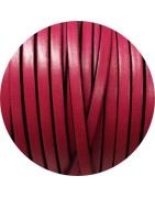 Cuir plat de 5mm fuchsia avec bords noirs vendu au mètre