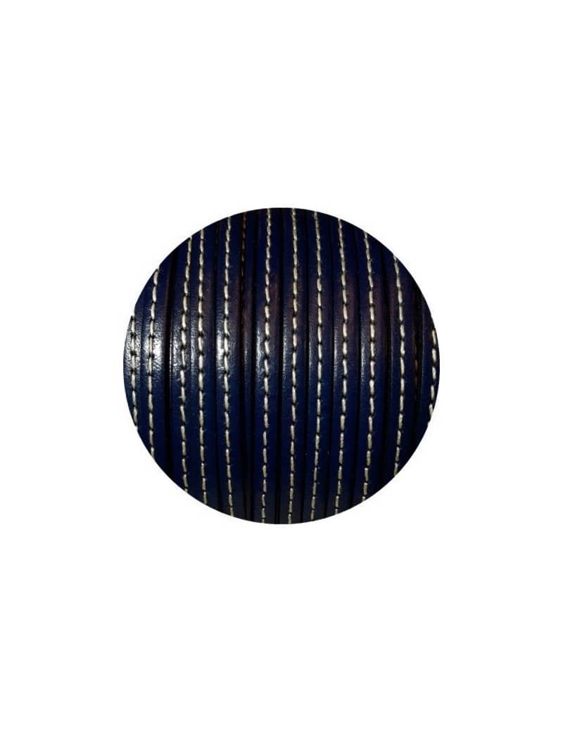 Cordon de cuir plat 5mm bleu fonce couture blanche vendu au metre
