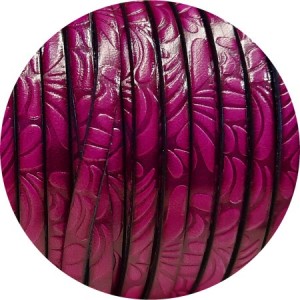Cuir plat de 5mm fantaisie avec relief floral magenta en vente au cm