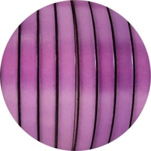 Cordon de cuir plat 10mm x 2mm de couleur violette  vendu au mètre
