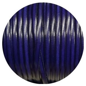 Cordon de cuir plat 3mm violet foncé en vente au cm