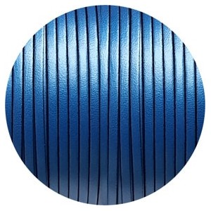 Cuir plat lisse de 3mm couleur bleu nacré en vente au cm