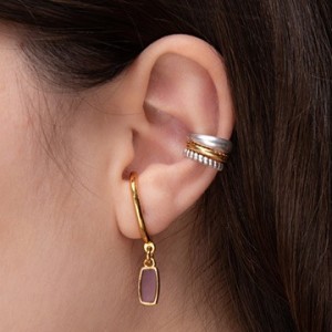 Exemple de l'utilisation de ces boucles d'oreille ear cuff twisted de 11mm en placage argent